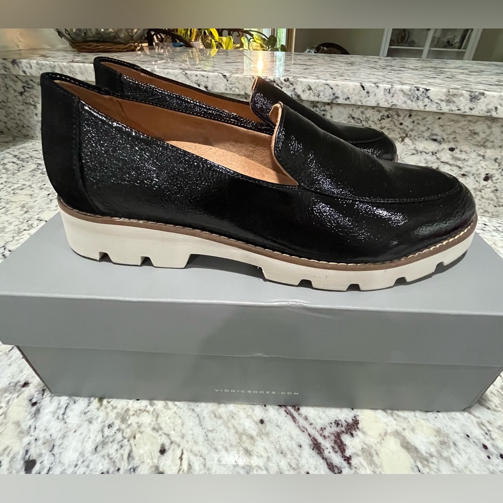 Vionic Kensley black Loafer size 9 M - Picture 2 of 5